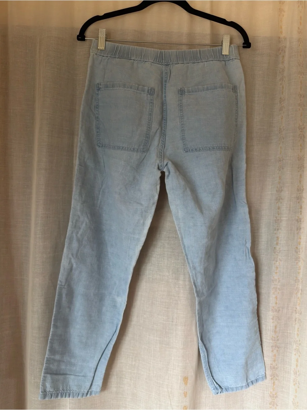 ☁️ Effortless Comfort: Banana Republic Linen-Blend Pants 🌊